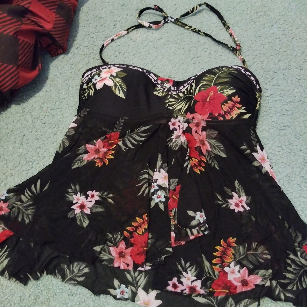 Kona Sol Tankini Top. Size medium